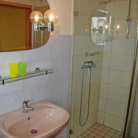 Ferienwohnung An Der Deichwiese Лоббе